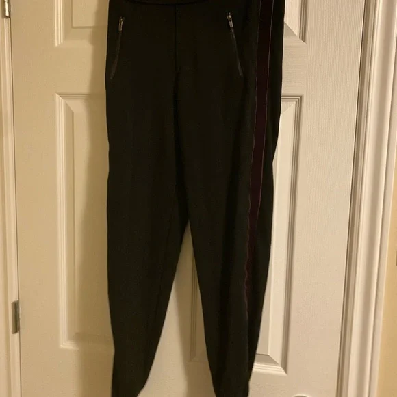 Assorted pants - Picture 6 of 13